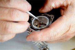 雅典机械表表冠意外脱落？专业应对指南助您轻松解