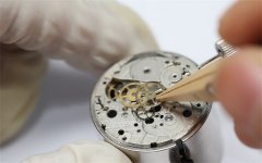 阿玛尼手表生锈了处理方法（有效保养与修复技巧）