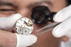 揭秘浪琴表壳破裂修复秘籍：专家级深度解析与实战